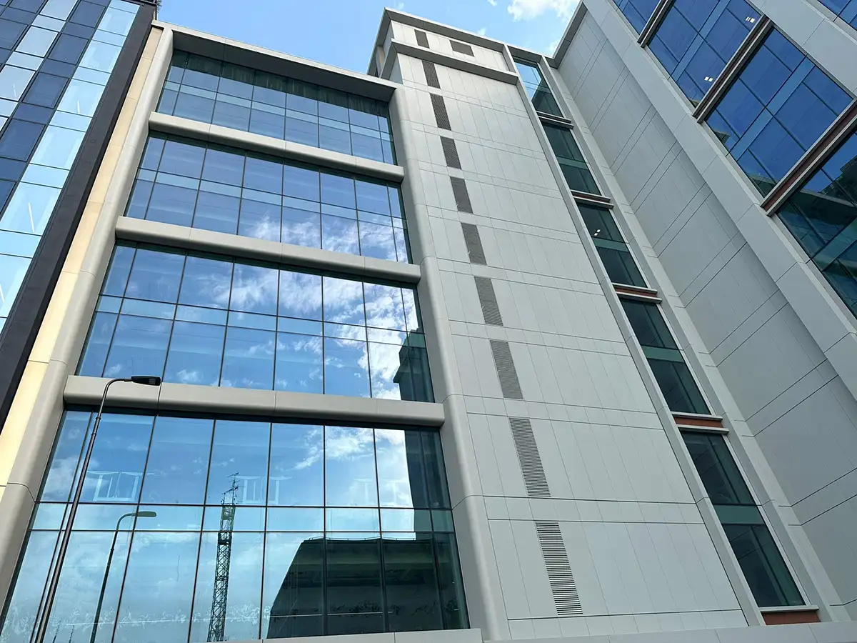 Pirelli 35 Administrative Building